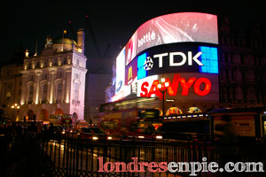 Picadilly circus de noche